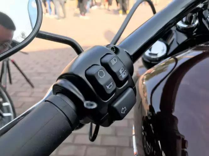 哈雷breakout突破者评测,哈雷突破者骑行体验