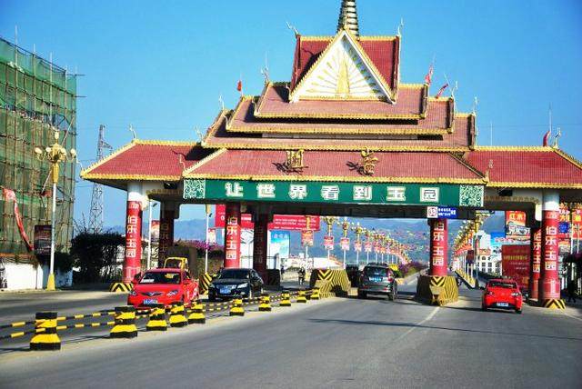 昆明市最大的原石玉石市场在哪里,国内十大最大的玉石市场