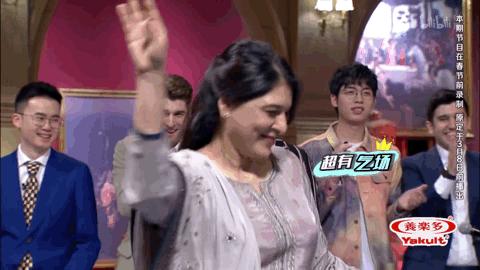 偷吃粉笔被告状、帮妈妈找老公：这位泰国小伙的“戏精”人生