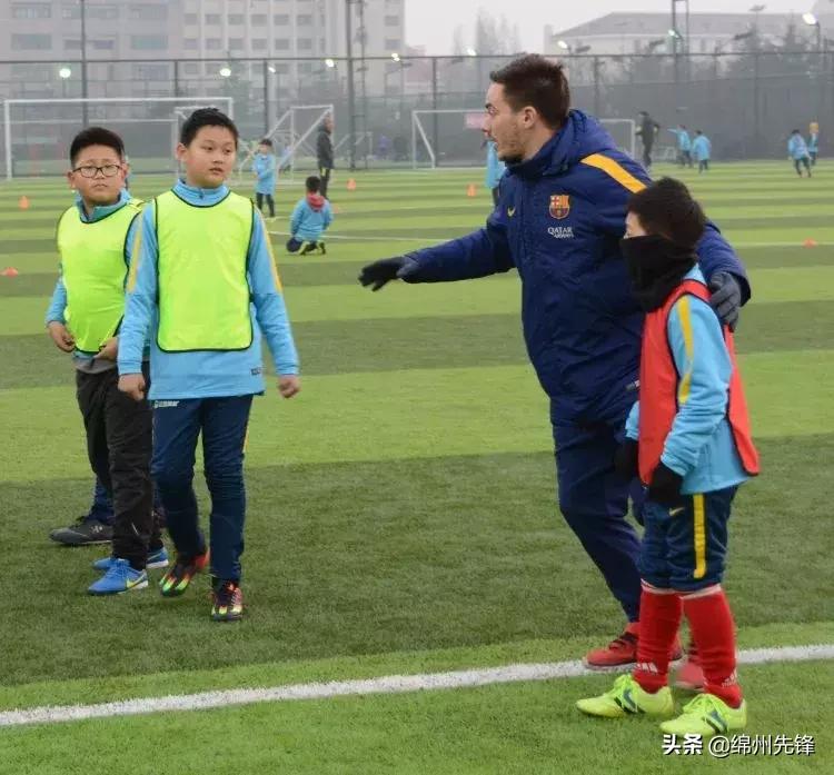 长着中国脸的外国足球运动员,教球的洋教练