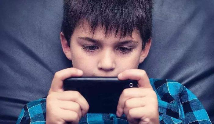 孩子总爱吹嘘自己，父母们要警惕，这很可能是达克效应