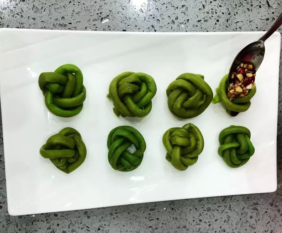 炎热的夏天不想吃饭，这道菜香辣爽口，让你胃口大开