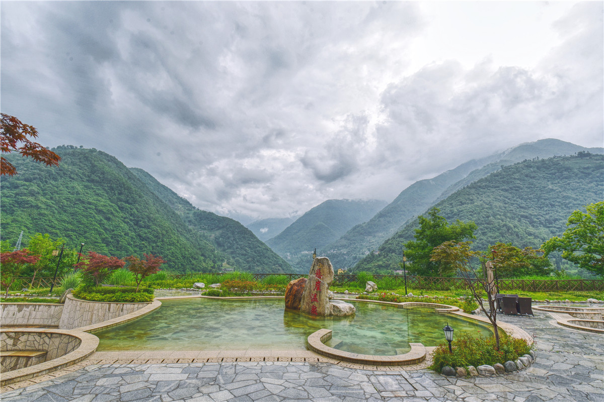 去一次西藏歌曲,圣洁甘孜之旅