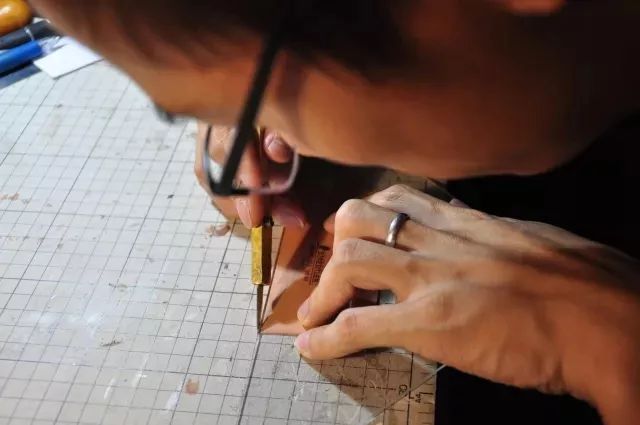 钱包夹包的制作,钱包制作教程真皮包边