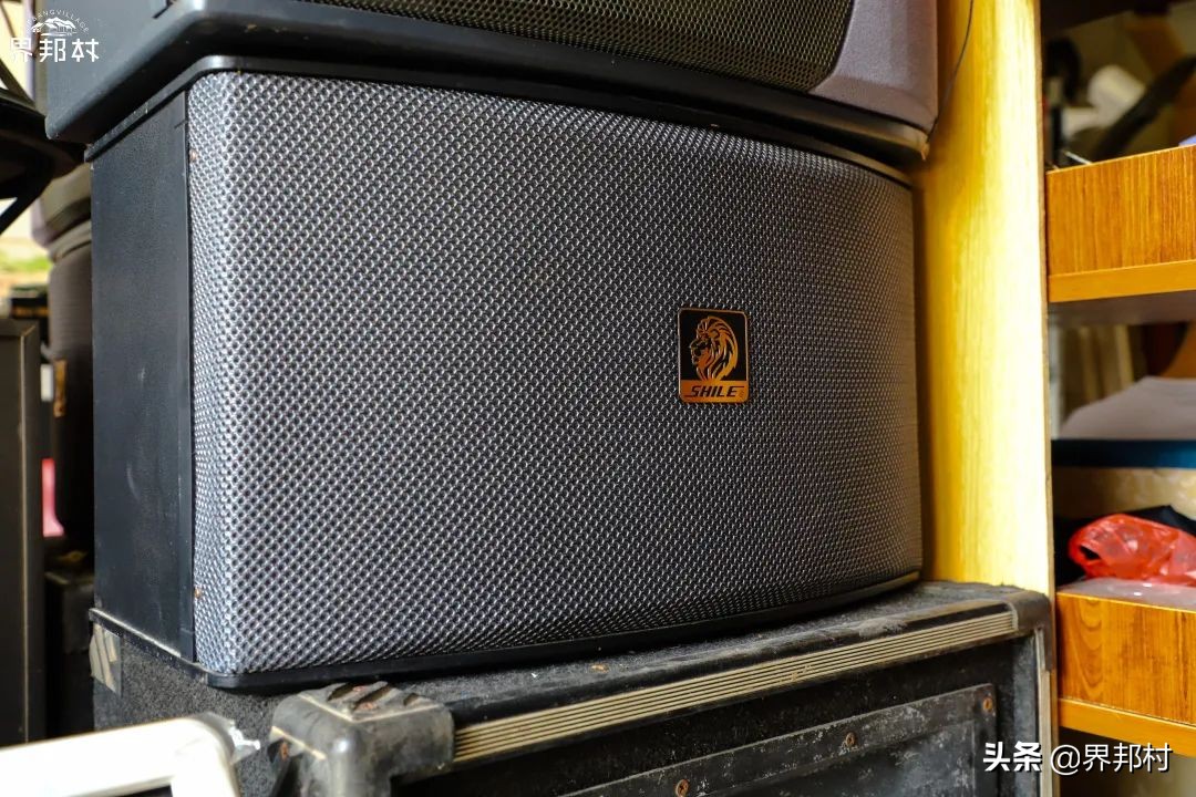 别小瞧这个二手音响店，有的是我们买不起的好宝贝，平时都藏着呢