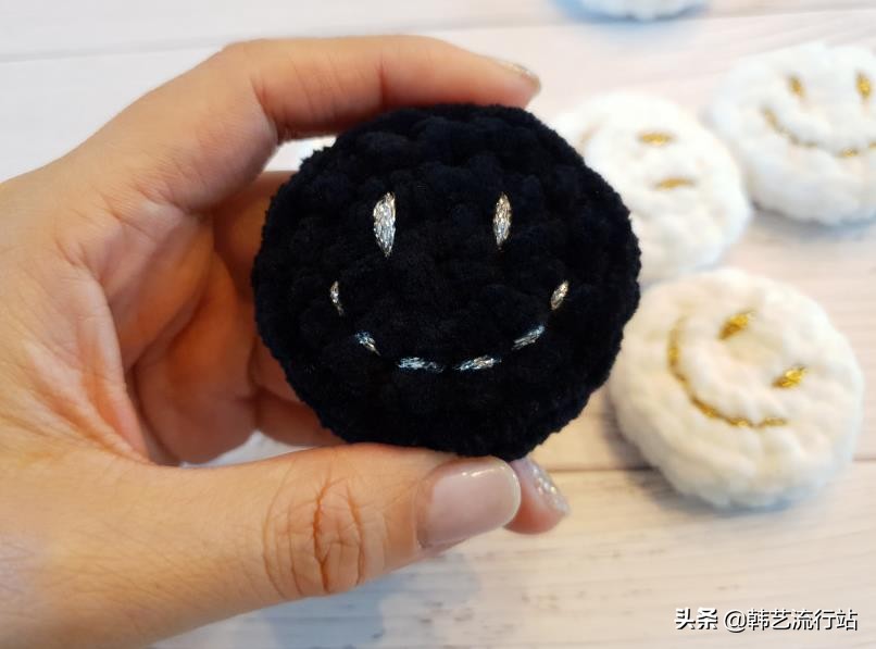 漂亮的钩针饰品,钩针小饰品教程图解