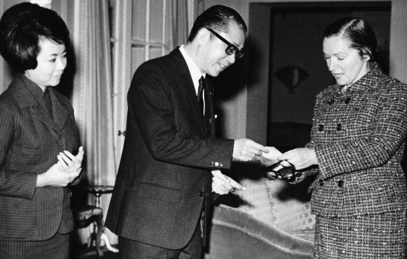 捐2亿做慈善，政府官司打10年！加拿大富豪华人兄弟被爆海外*税逃**