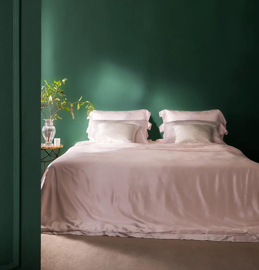 奚梦瑶代言的真丝家居服,silkymiracle成都专柜