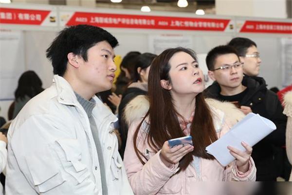 大专是大学吗?此言一出引发专科生不满,大专并不低人一等