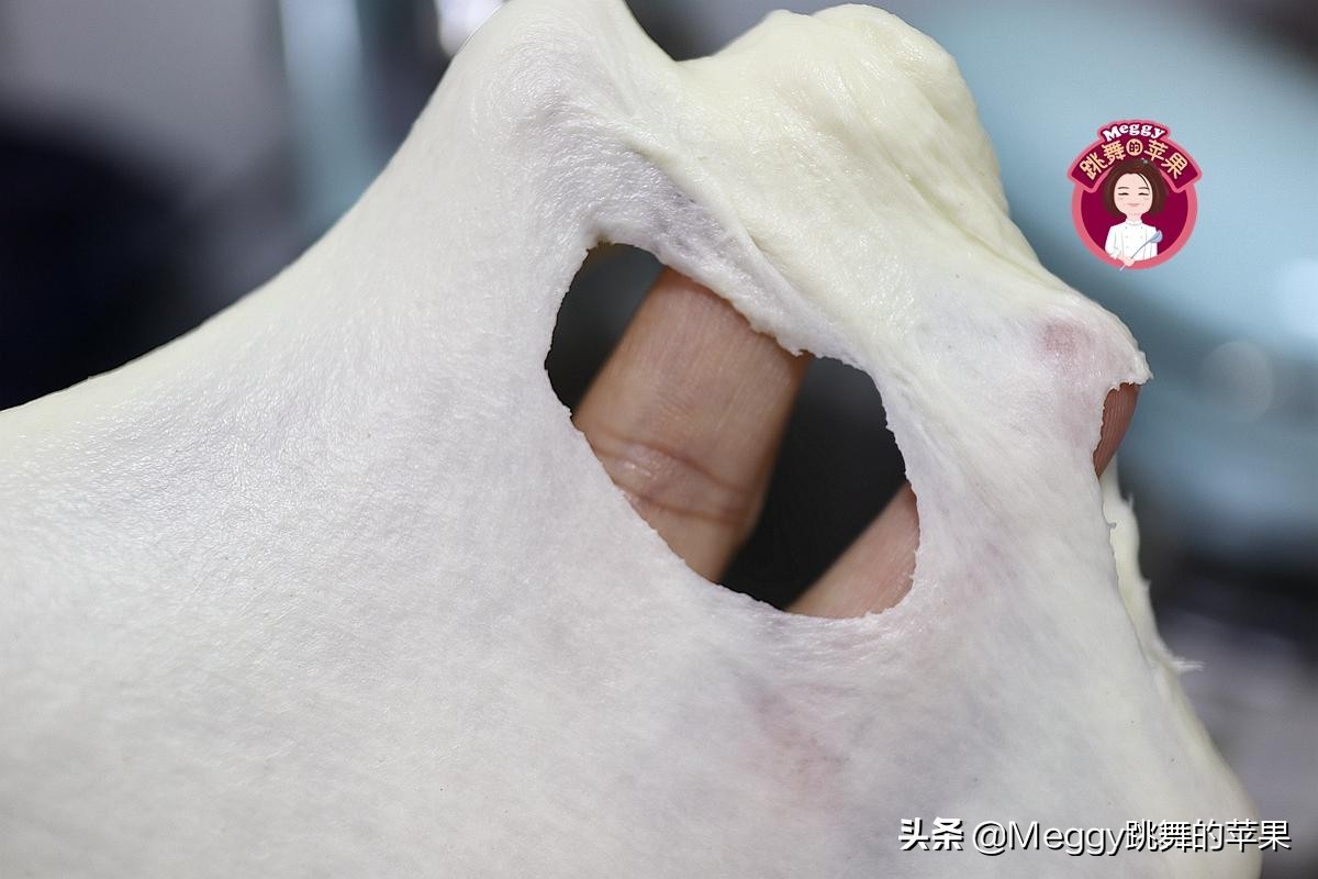 面包早餐整箱搭配草莓酱,柔软草莓酱