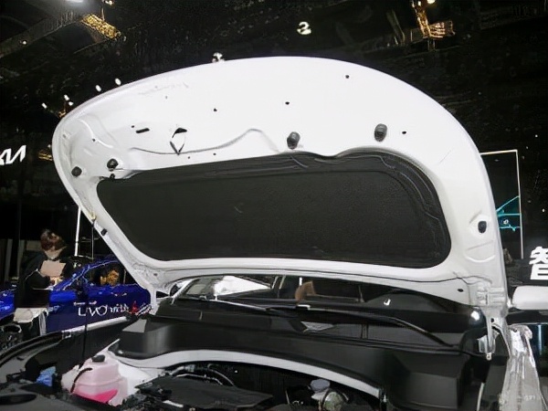 智跑2021款2.0lace精彩版,2023款智跑2.0l精彩版配置