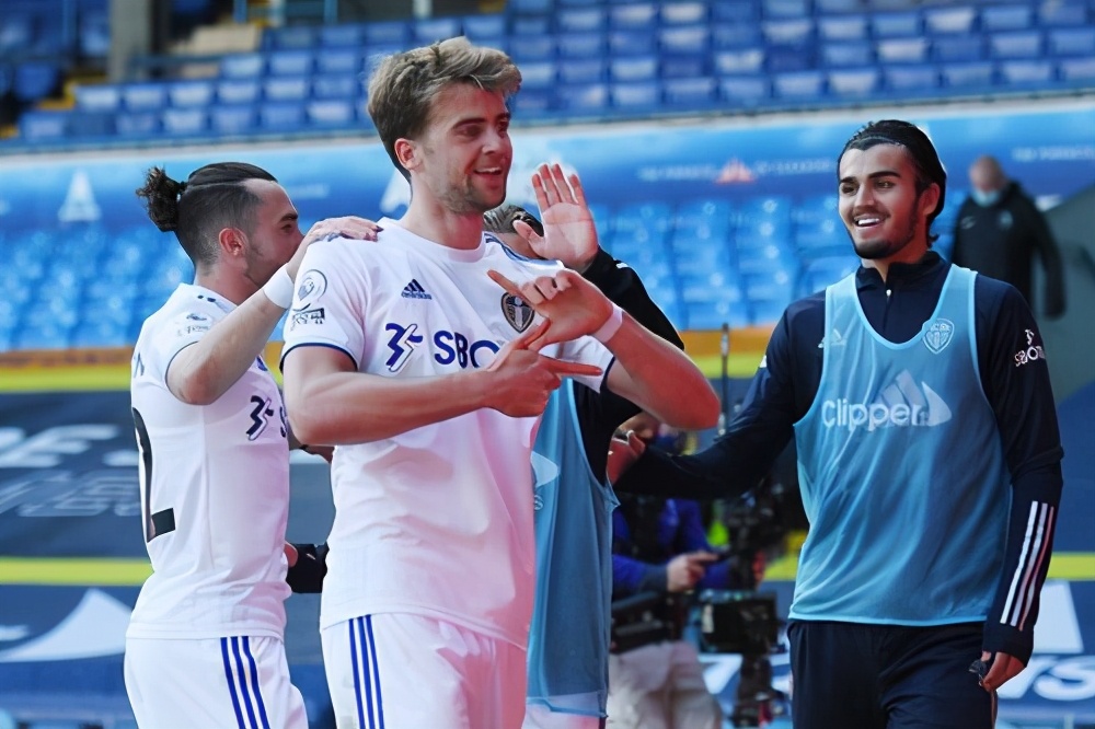 疯狂逼抢，疯狂奔跑！疯子贝尔萨的疯狂体系，是怎样支棱起来的？