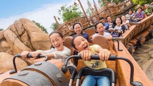 上海迪士尼5折门票周五抢票,上海迪士尼门票亲子票最新发布