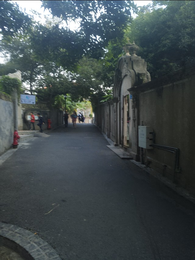 厦门人穿拖鞋短袖,厦门人冬天的穿着