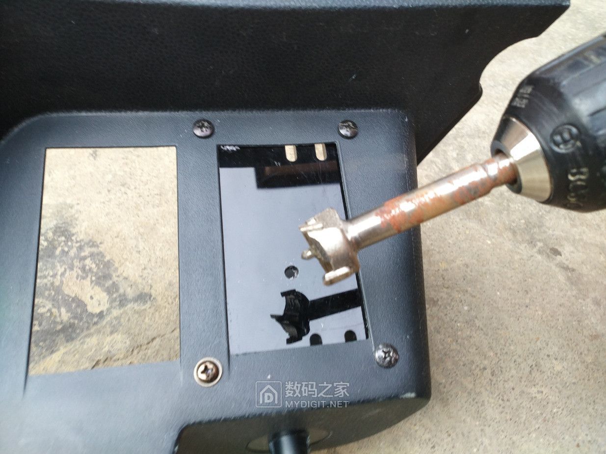 福特嘉年华点烟器插口改u盘,福特嘉年华车上的usb怎么更换