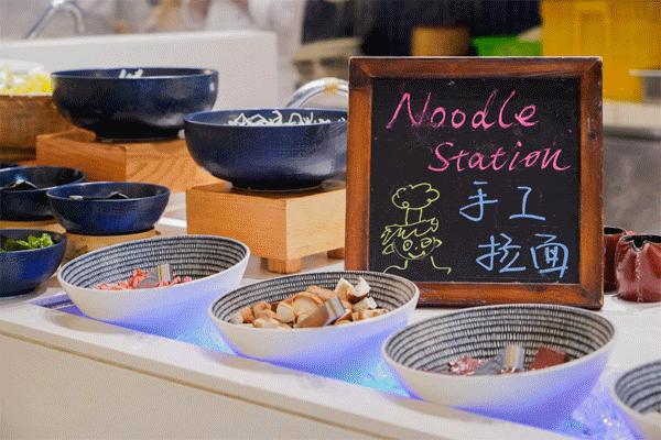 康得思自助餐厅蟹宴,金秋美味的大闸蟹盛宴