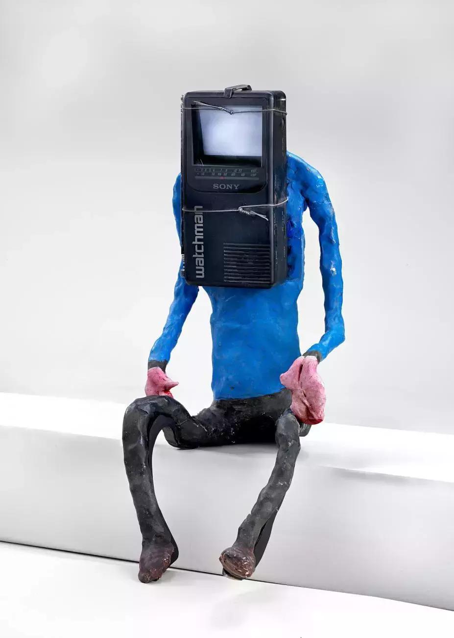 他是视频艺术的鼻祖，比我们早半个世纪就在拍摄了！