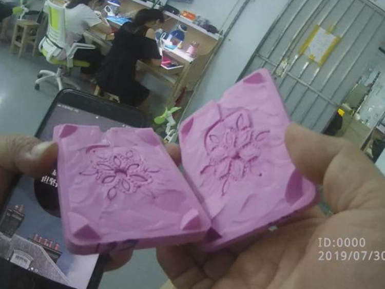 施华洛世奇低价同款,施华洛世奇国外真的便宜吗