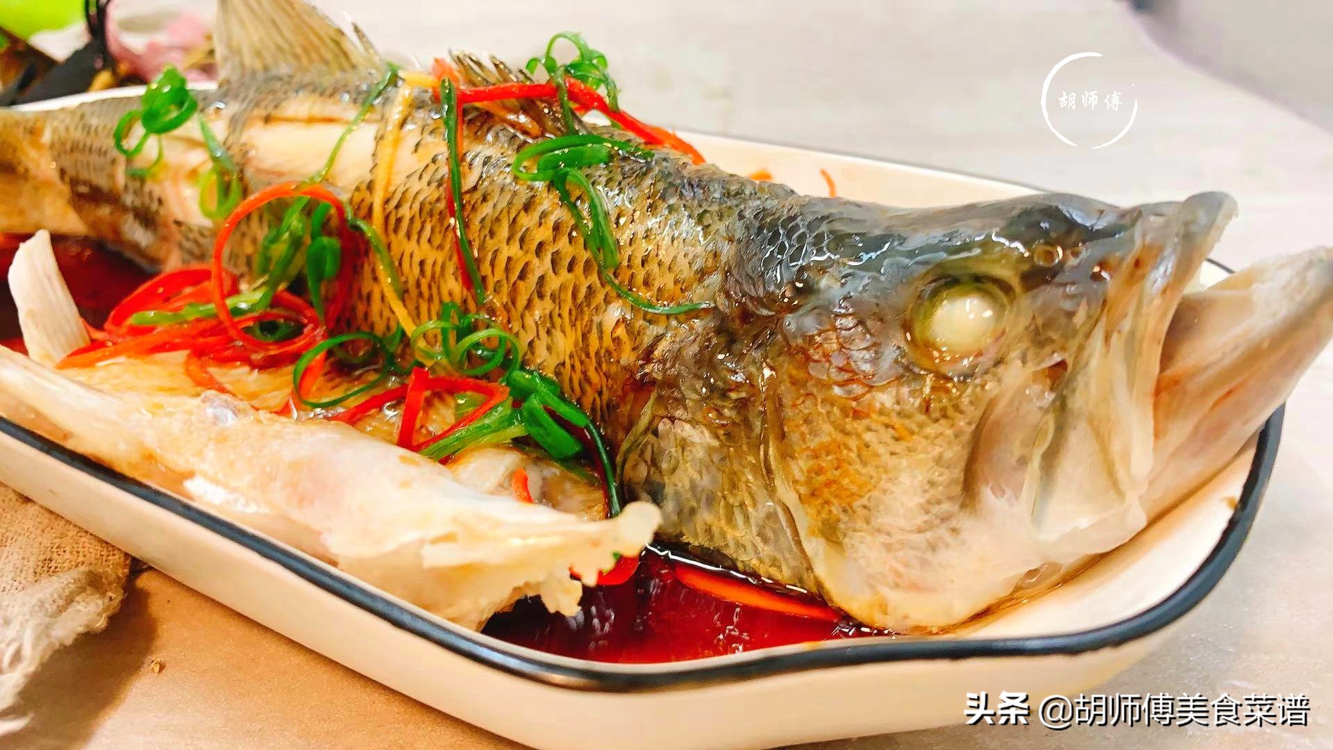 清蒸鱼是放盐还是放生抽,清蒸鱼要放盐还是生抽