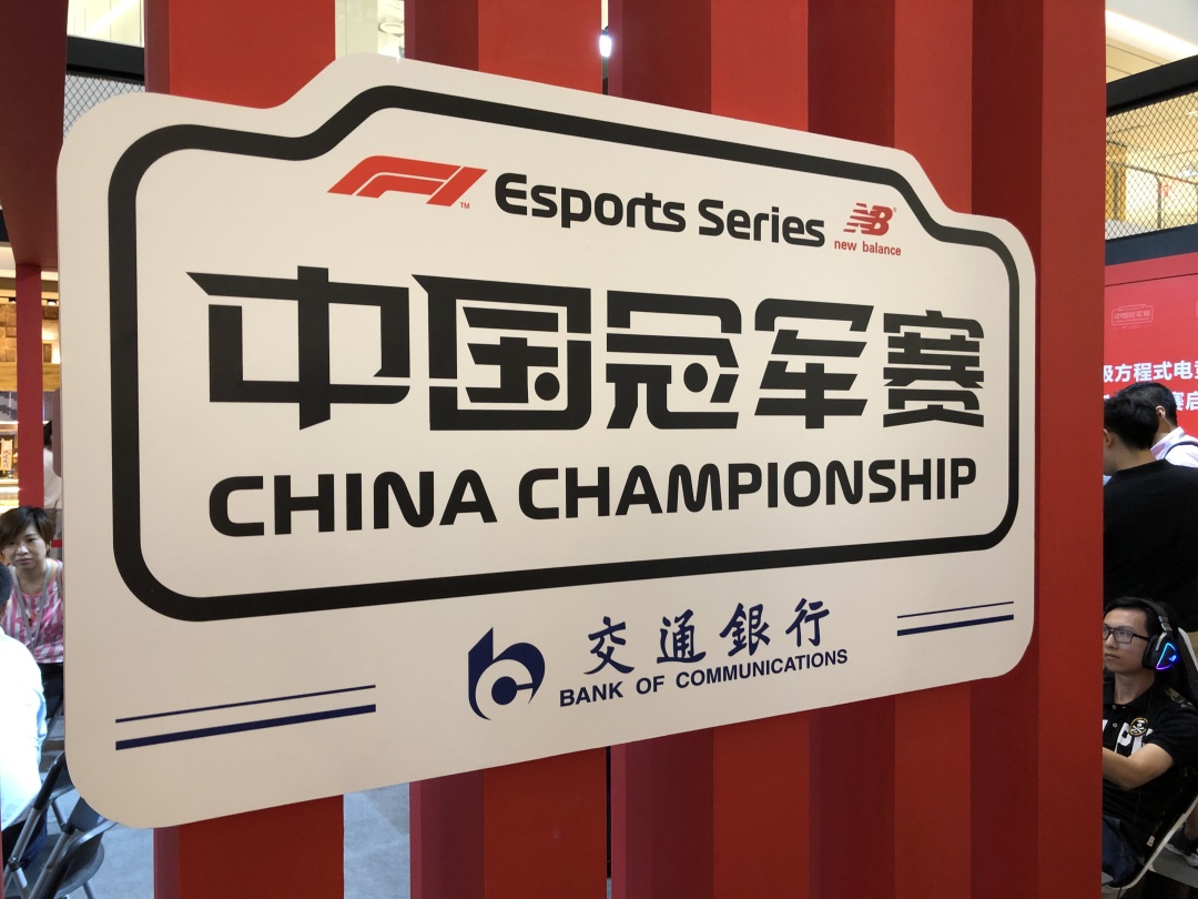 告诉孩子不要放弃自己的机会,每个小男孩都有赛车梦