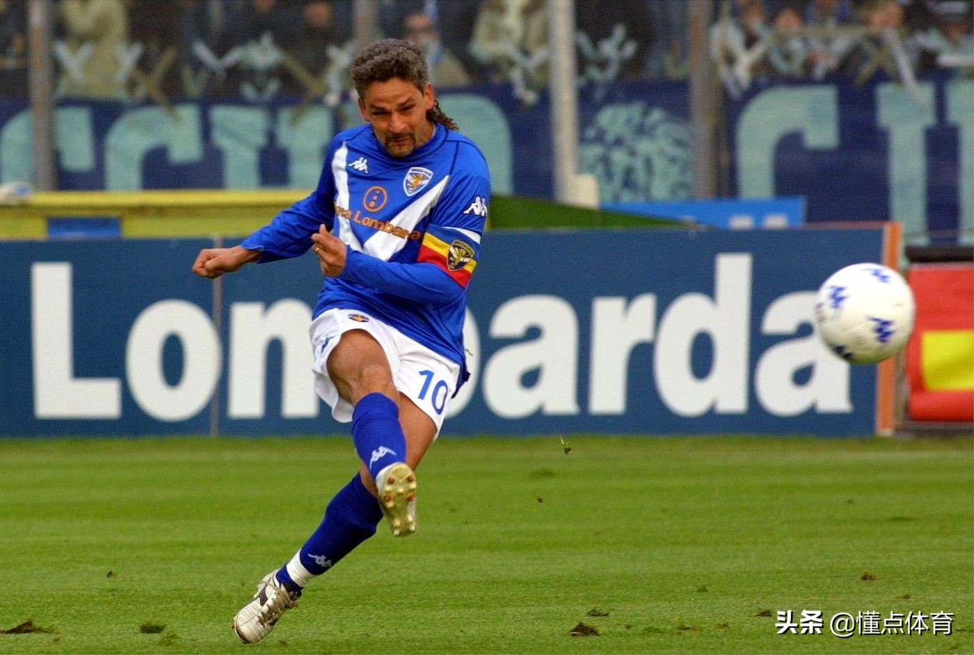 10大已经退役足坛的球星,被三支球队退役球衣的球星