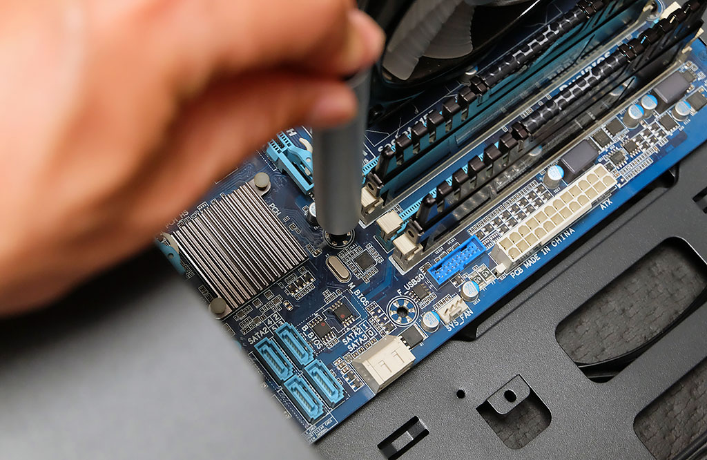 组装电脑，机箱怎么选？来看一下超频三光愈LM200机箱的组合搭配