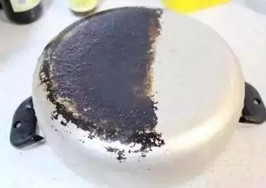 煮茶叶蛋的锅留下了污渍怎么去掉,如何去除不锈钢锅上的顽固污渍