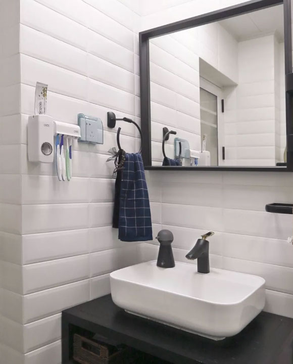 卫生间简易花洒和毛巾架布局,卫生间简易花洒架