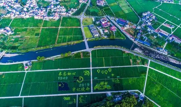 钱塘江大潮图画,钱塘江大潮的壮观景象手绘