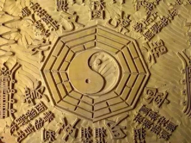 白虎穿堂家破人亡是什么格局,白虎转案与白虎穿堂是一个意思