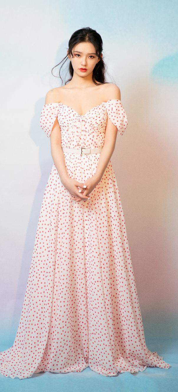 明星穿搭图片素材,明星新款服装图片大全