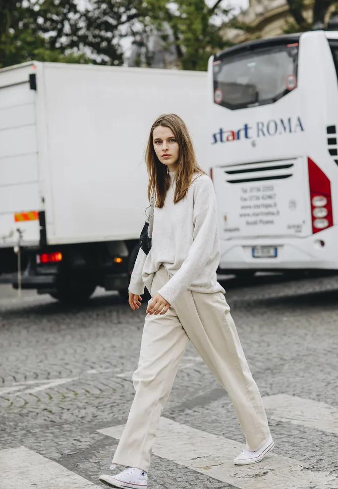 今年流行帆布鞋底子,今年特别流行的一款帆布鞋