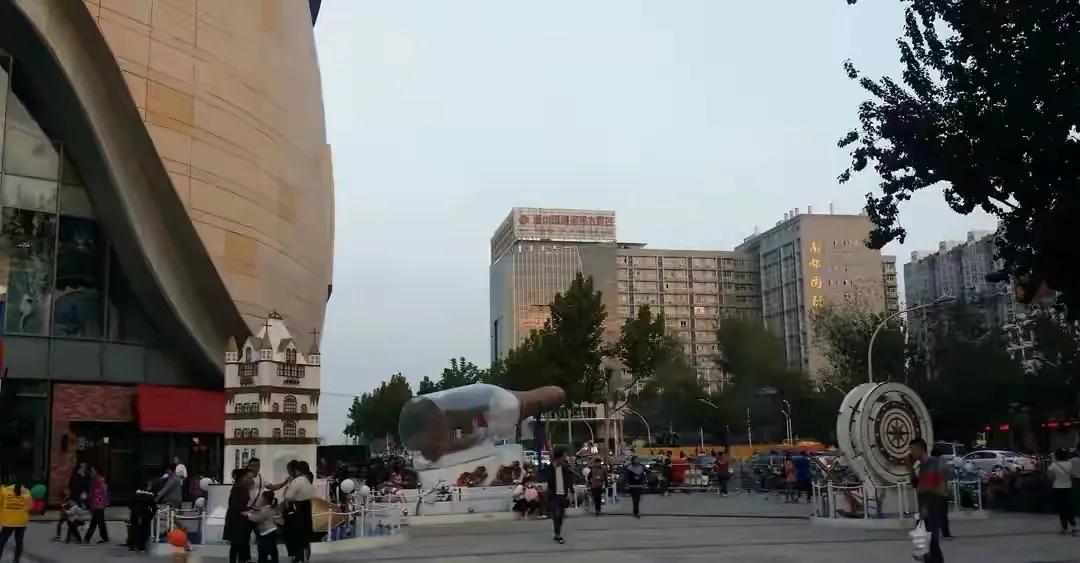 宏图三胞店铺,宏图三胞国潮主题游乐场