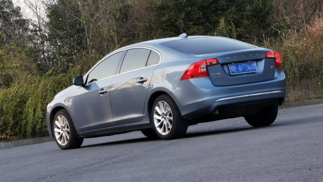 开了1年的沃尔沃s60,开了三年的沃尔沃s60还值多少钱呢