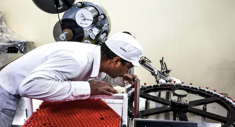 「印度疫苗之王」，困在豪赌里