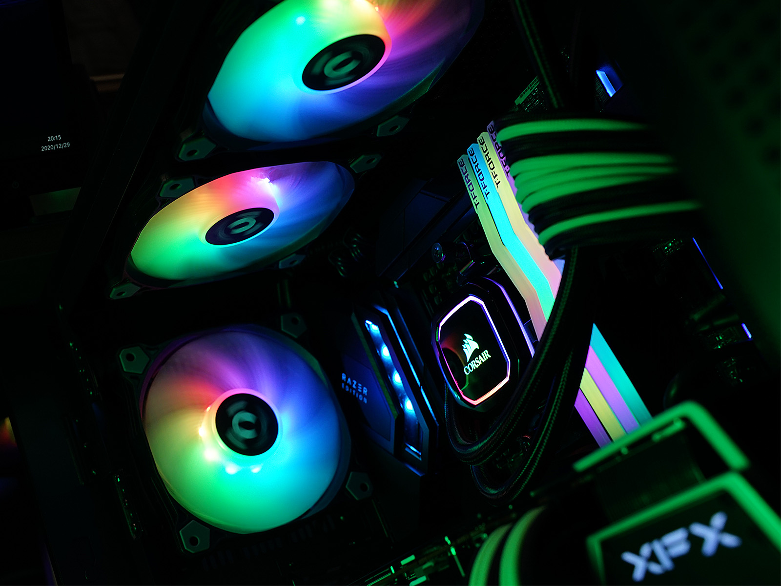 浼氳烦鑸炵殑妗屾父,浼氳烦鑸炵殑鎵嬫満妗岄潰