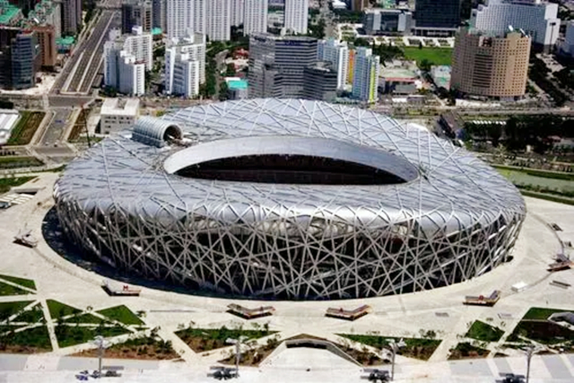 *震王**之子王军：跨行从商、不计得失建鸟巢，退休后大胆投资*疆新**