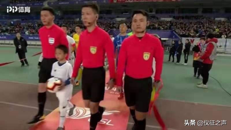 爱上足球仪征足球小将陈锦程2019中超联赛中展风采