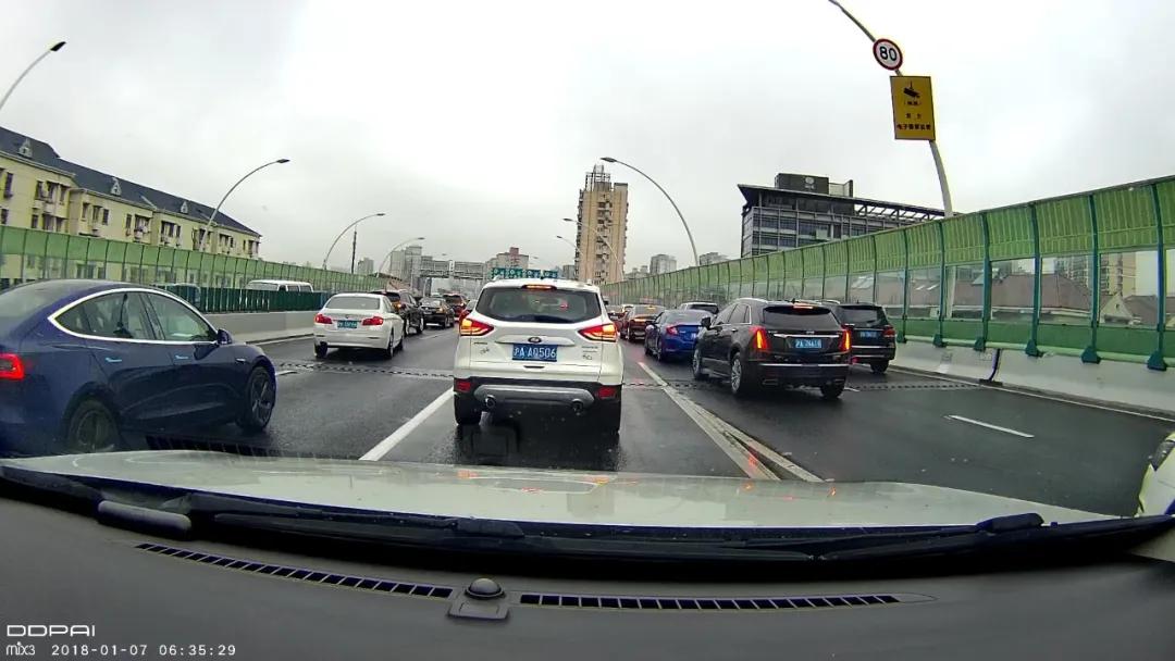 联想全屏智能流媒体后视镜v7pro,联想流媒体后视镜怎么样