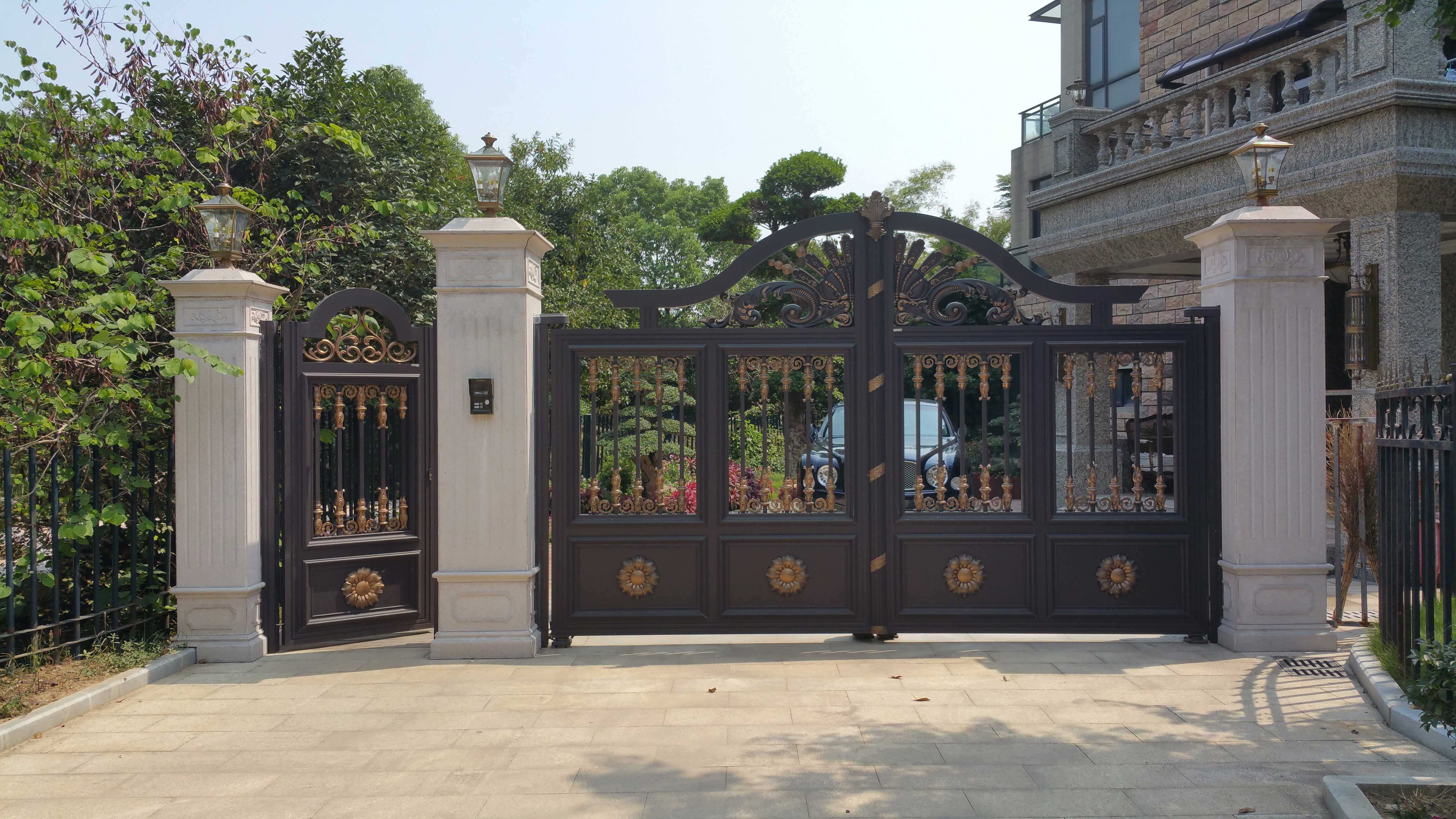 双开铝艺大门安装,双开铝艺大门