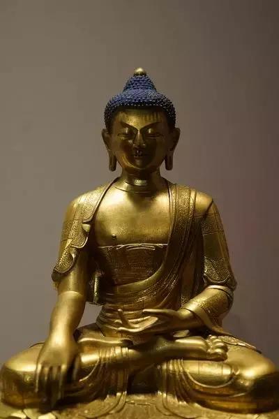 清代铜鎏金佛像的鉴定,清代铜鎏金无量寿佛像