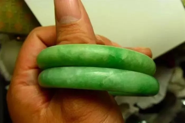 鉴定翡翠c货最简单的方法,如何鉴别翡翠a货