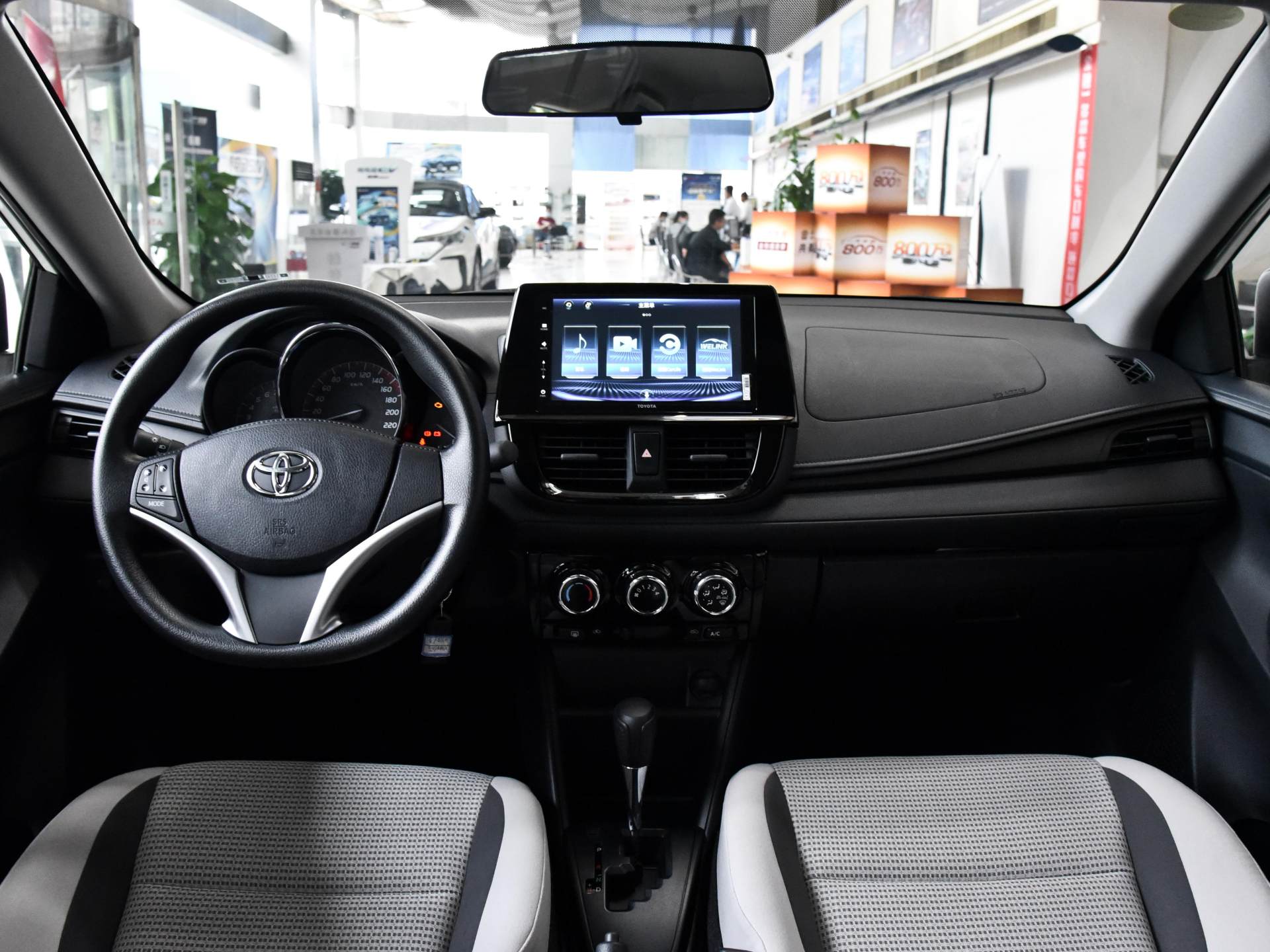 油耗低性价比高的日系车,实用性超强2018款丰田威驰