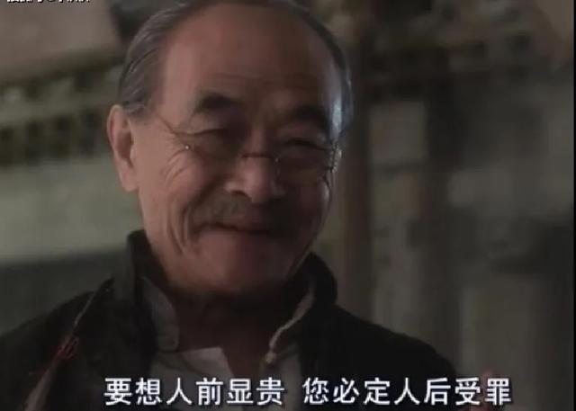 小伙子靠摆地摊月入1700万,95后小伙儿摆地摊月入20万