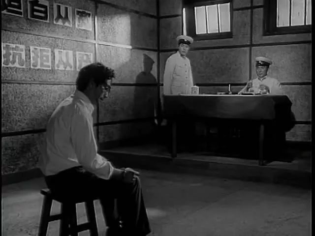 票价三毛钱、却拿下过亿票房，这个四十年前神片现在真拍不出来了