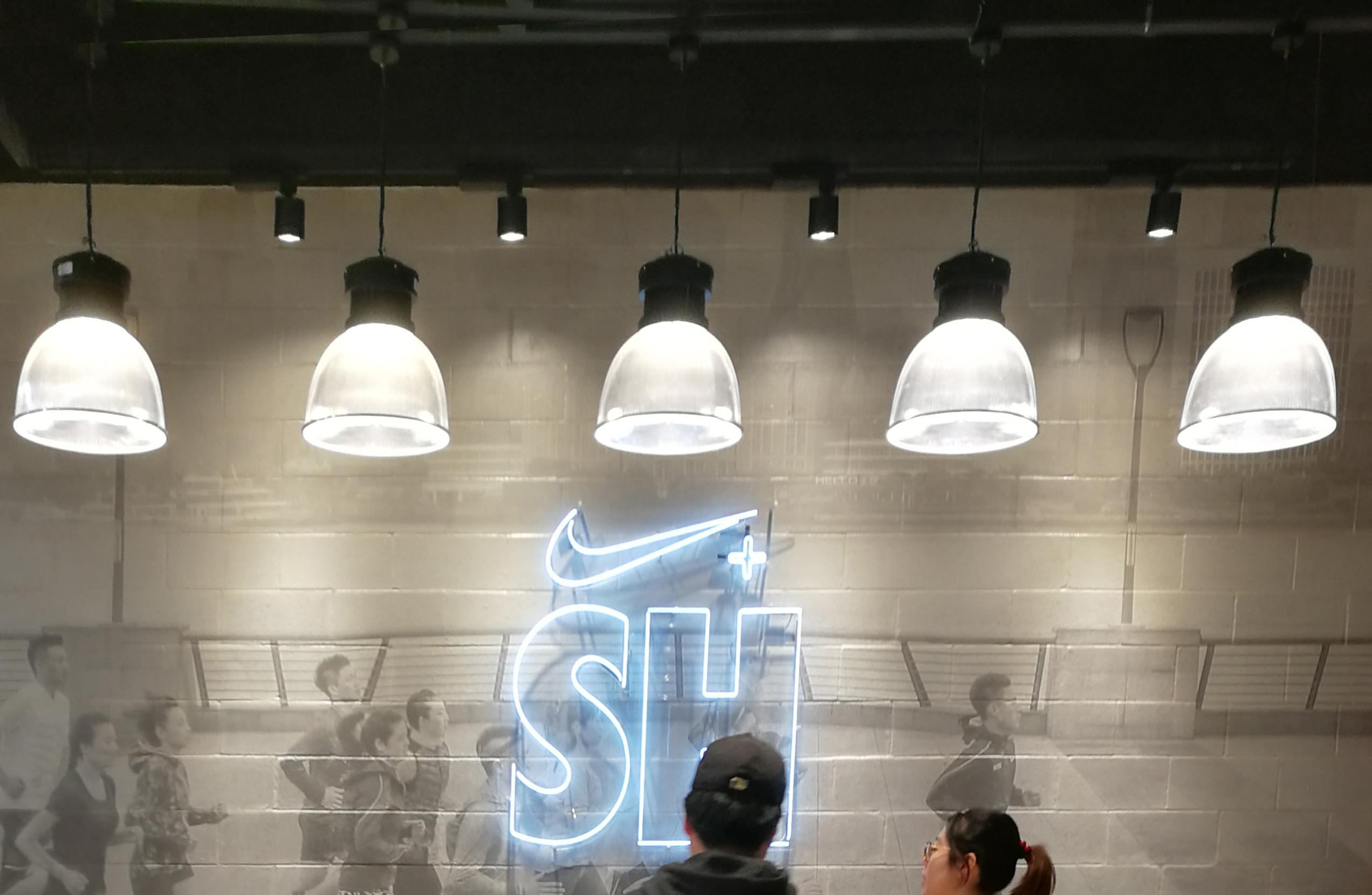 工业风装修店铺烧烤,工业风店铺装修效果图