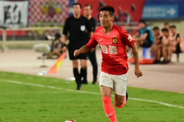 恒大处理韦世豪,杨博宇踩韦世豪