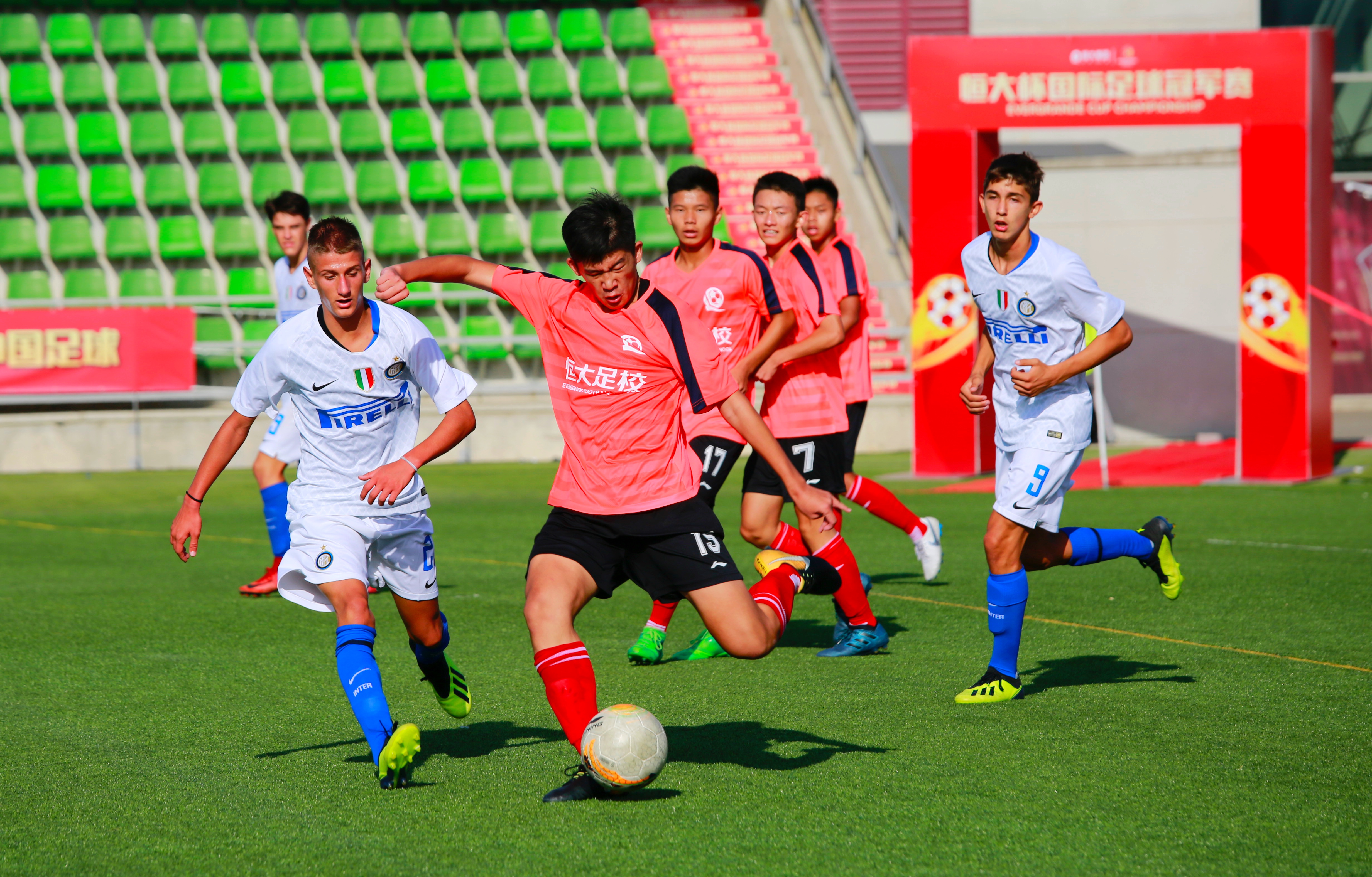 恒大强挖青训,恒大再祭最强阵容