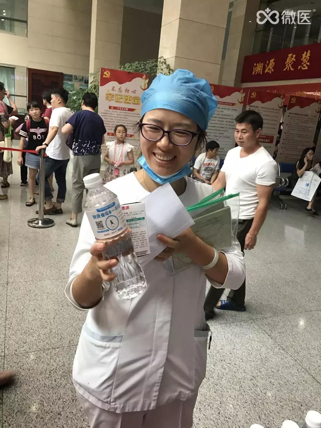 多喝水和少喝水对身体有什么影响,多喝水少吃饭身体会怎么样