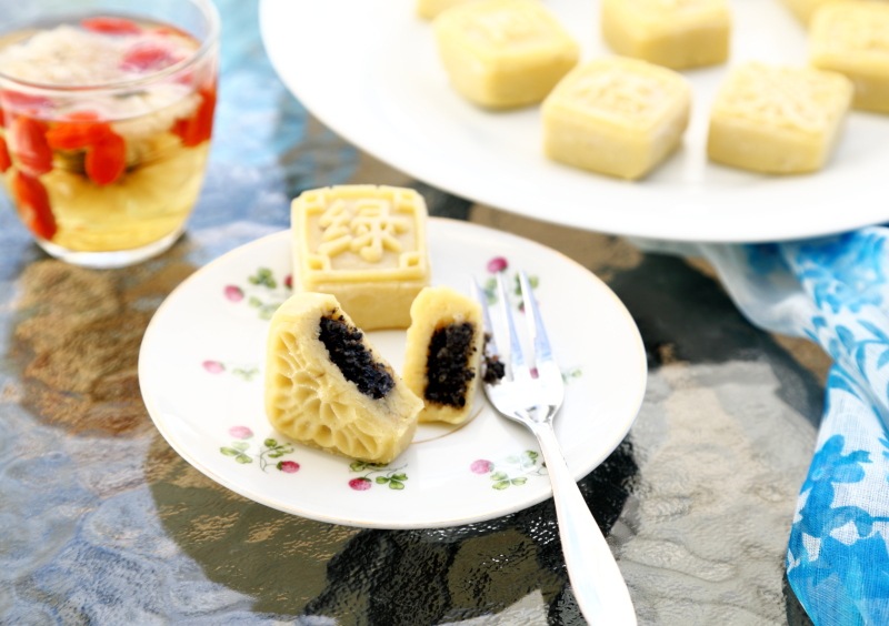 做绿豆糕是用开水还是用温水,煮绿豆糕放多少水